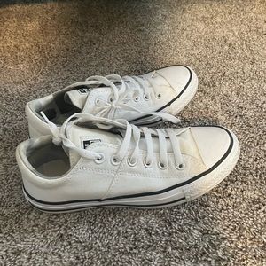 White converse tennis shoes